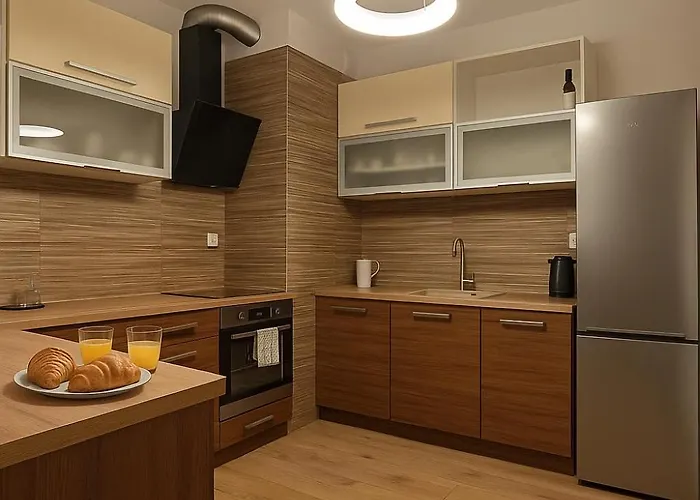 Przyjazna Przystan Zaciszna 13- Drabinianka Miejska Plaza * رشيشوف